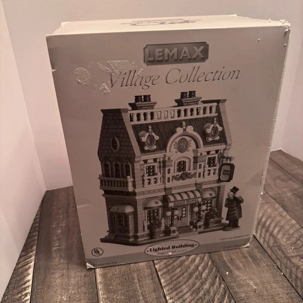 Lemax Regis Hotel Village Collection Lighted Building Club Limited Edition READ‎